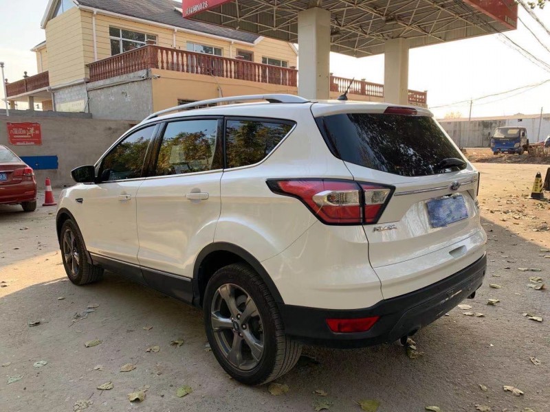 保定19年福特翼虎9