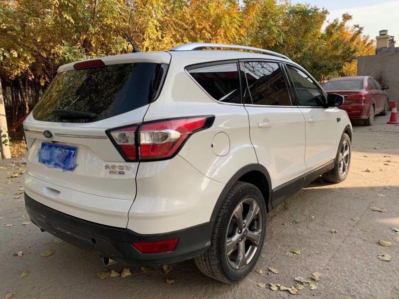 保定19年福特翼虎8