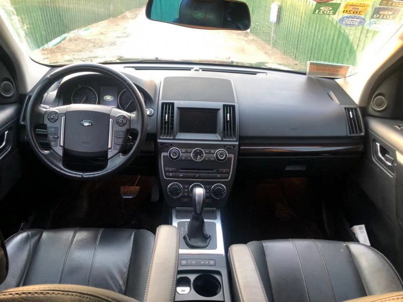 济宁13年路虎神行者8