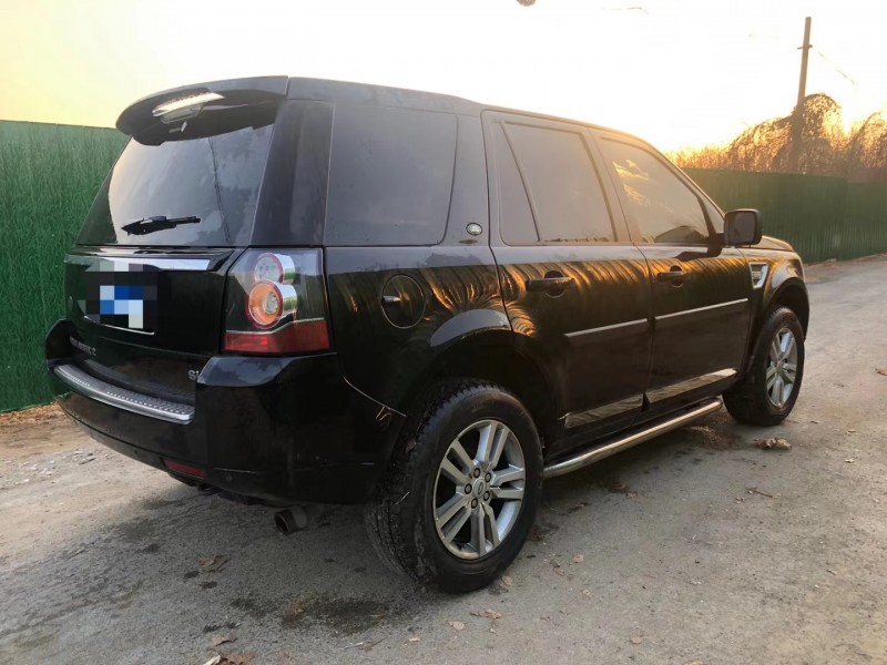 济宁13年路虎神行者5