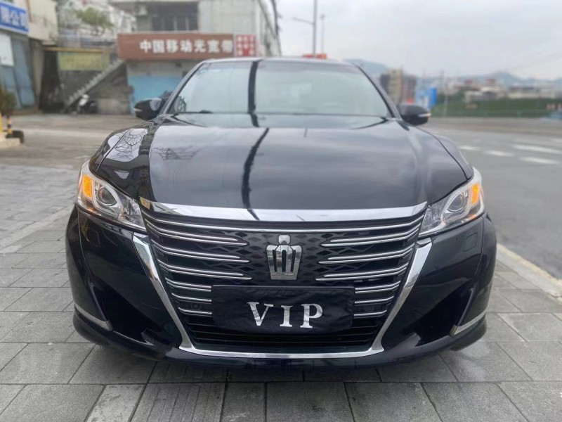 广州抵押车16年丰田皇冠出售