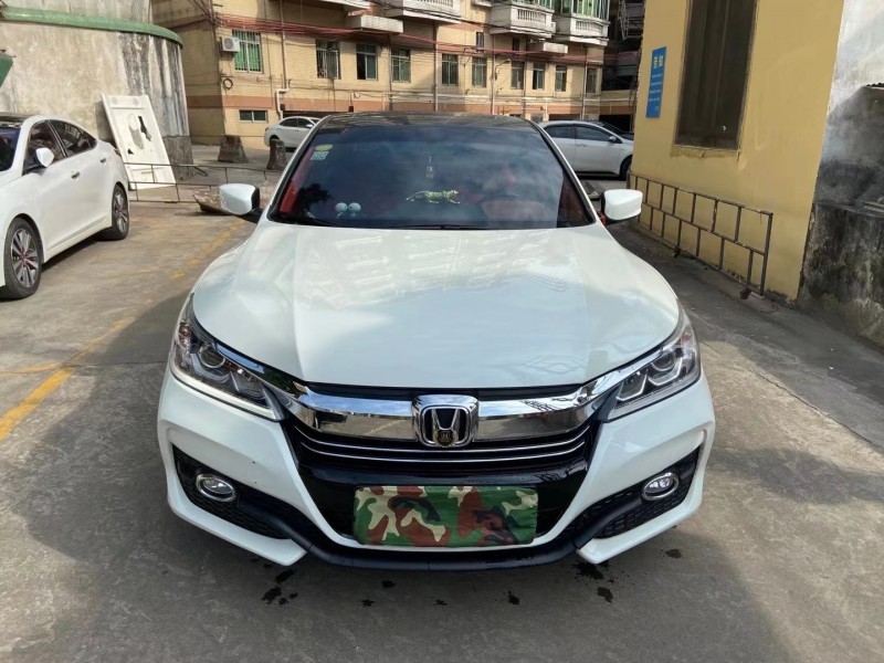 佛山18年本田雅阁6