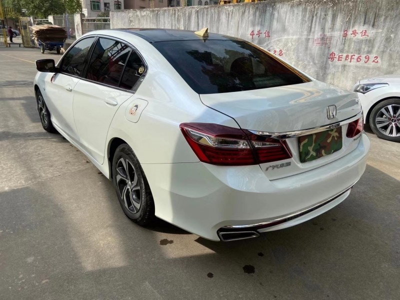 佛山18年本田雅阁3