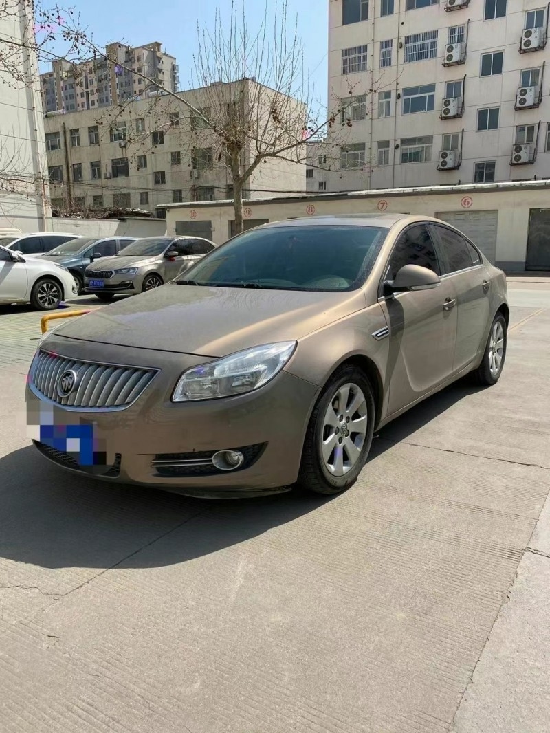 青岛12年别克威朗2