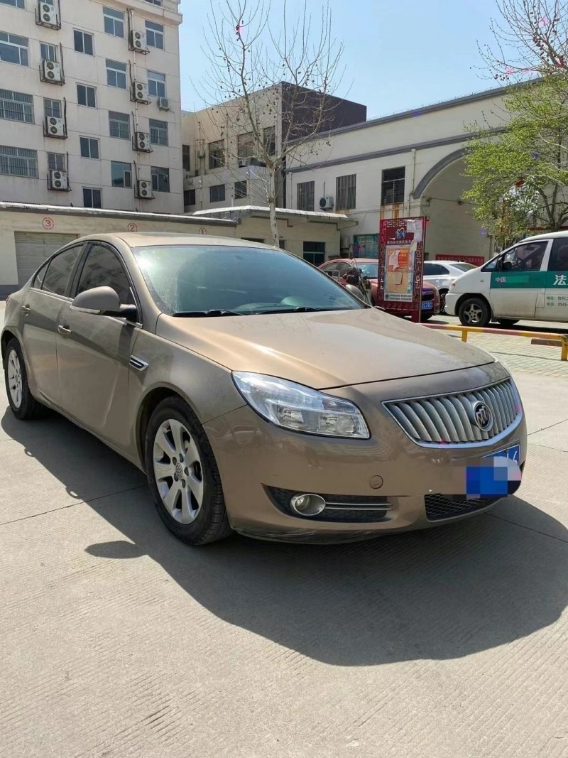 青岛12年别克威朗6