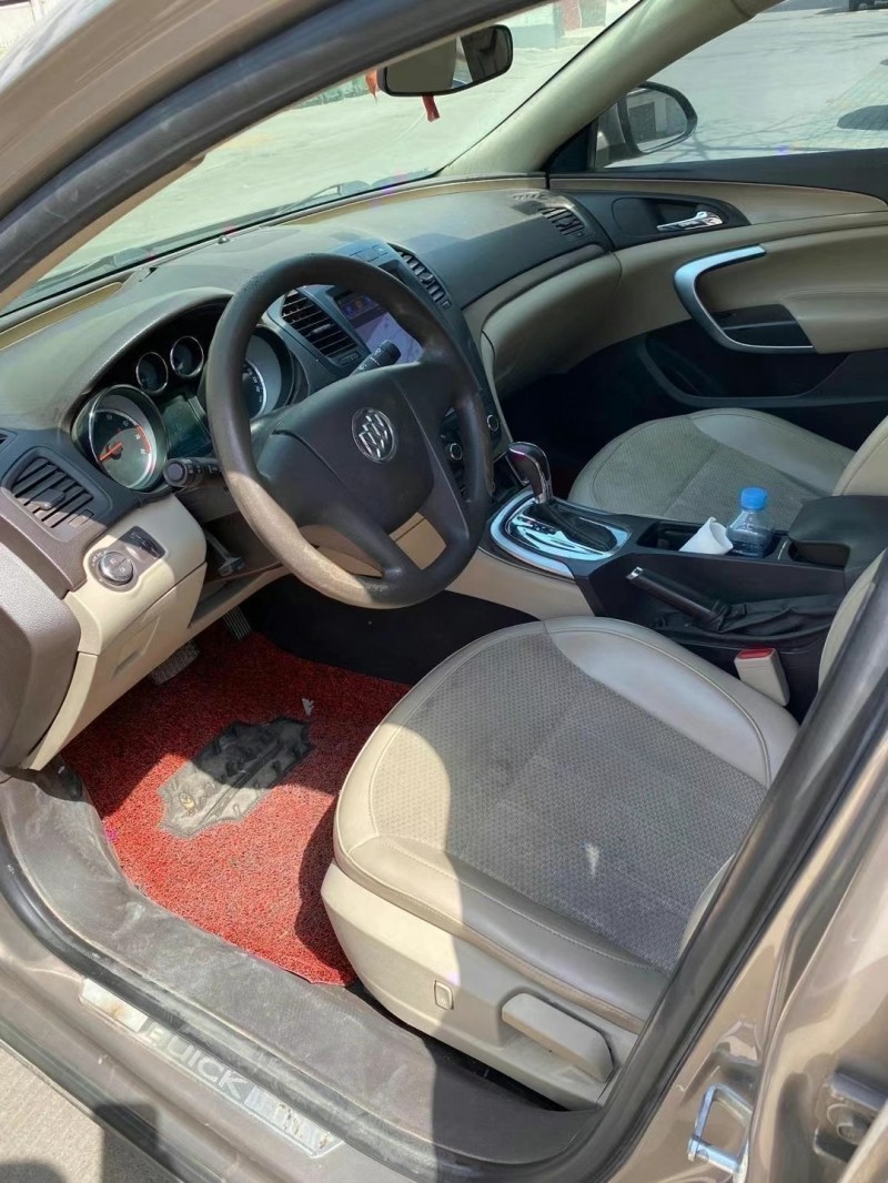 青岛12年别克威朗7