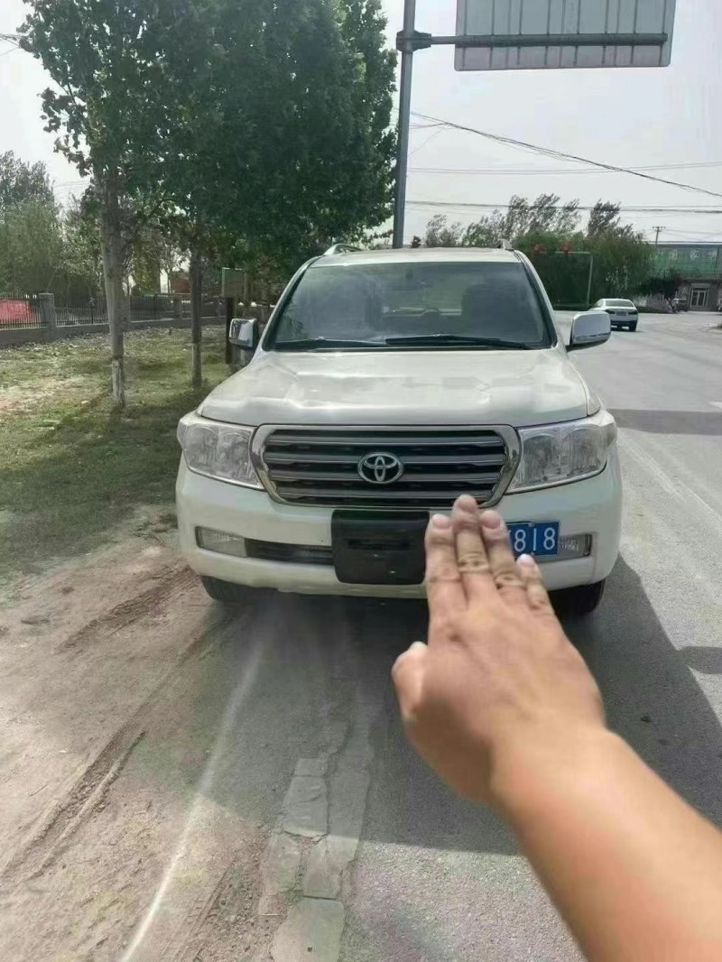 保定10年丰田兰德酷路泽7