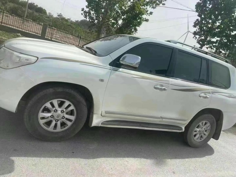 保定10年丰田兰德酷路泽6