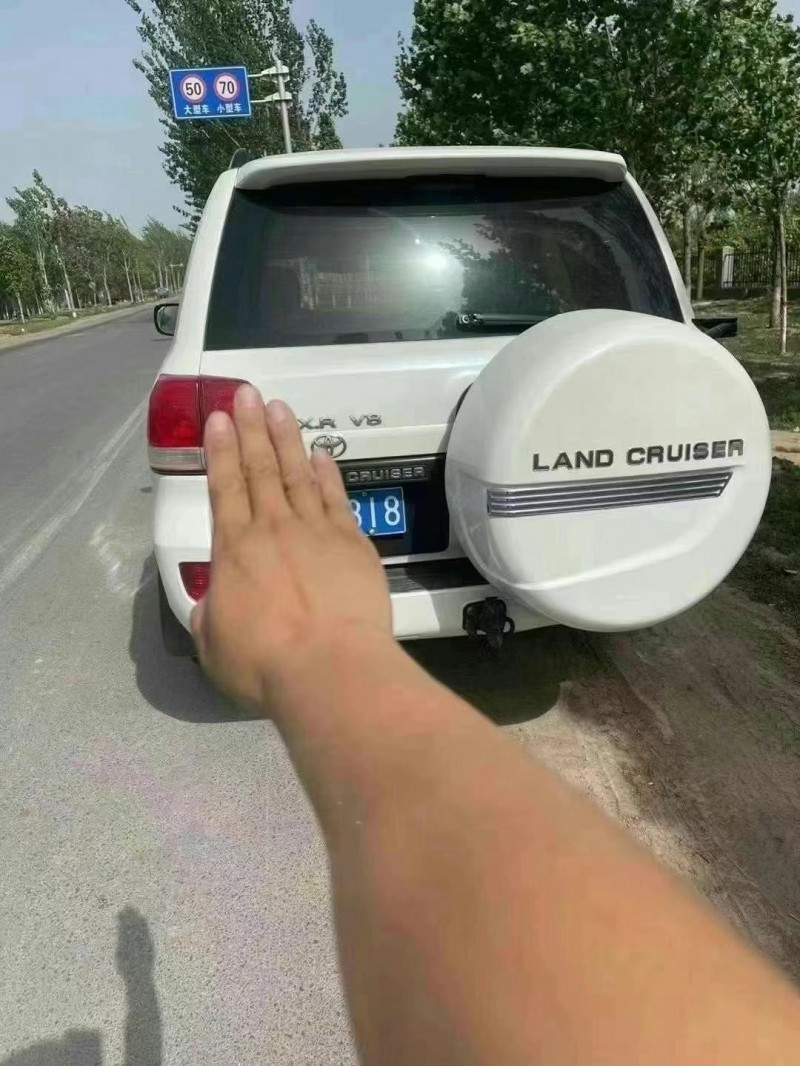 保定10年丰田兰德酷路泽1