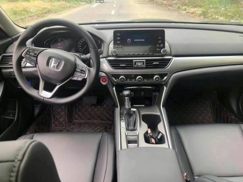 武汉21年本田雅阁4