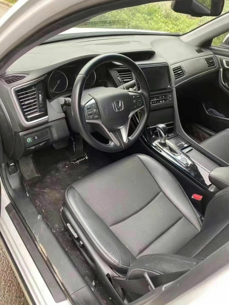 邵阳17年本田思铂睿3