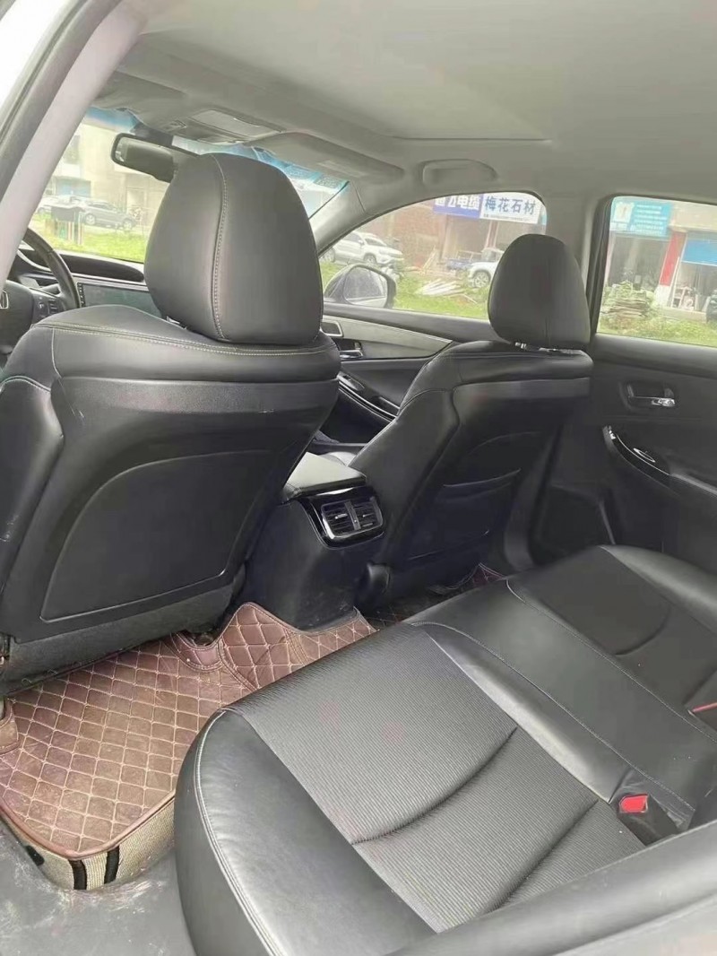 邵阳17年本田思铂睿4