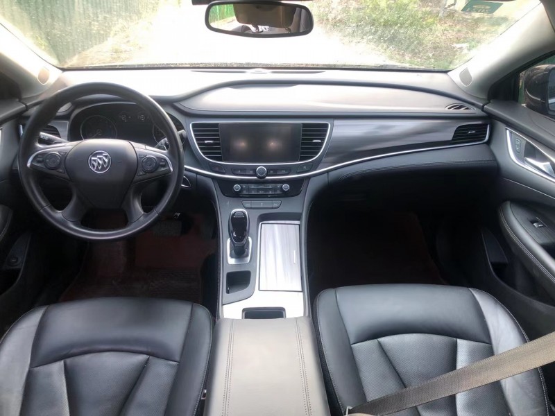 济宁19年别克君越5