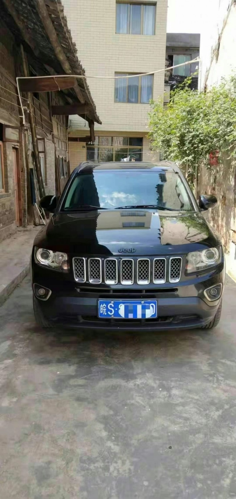 黃山17年Jeep指南者1