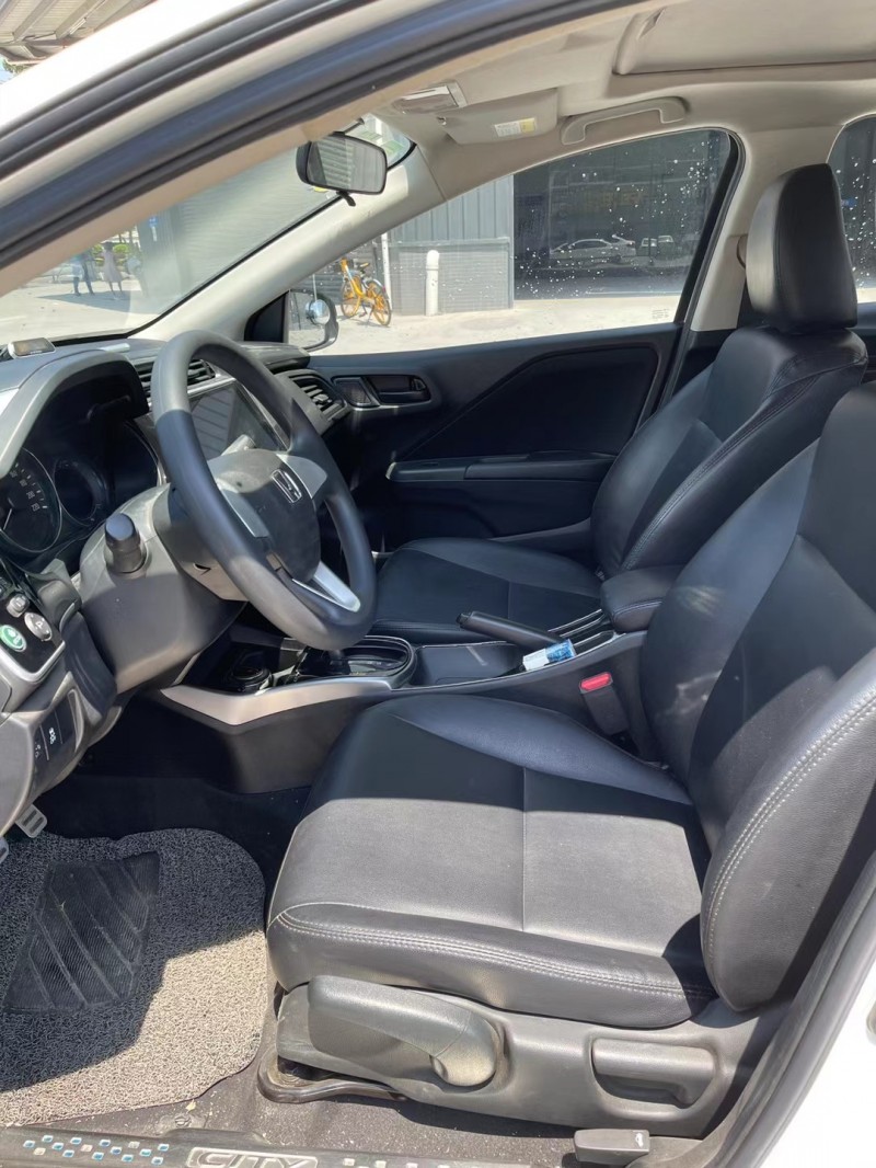 东莞17年本田锋范2