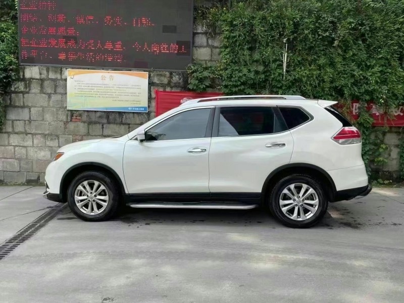 重慶14年日產奇駿6