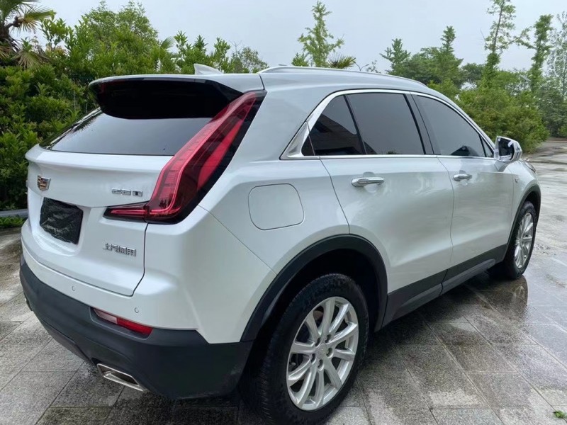 盐城20年凯迪拉克XT45