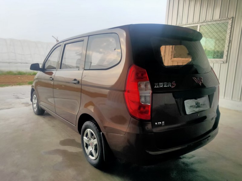 遼陽17年五菱汽車宏光S38