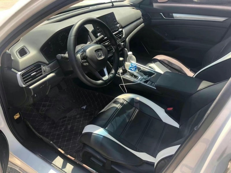 烟台19年本田雅阁2