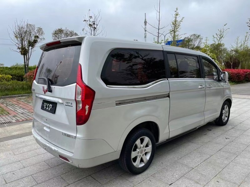 鹽城17年五菱汽車征程5