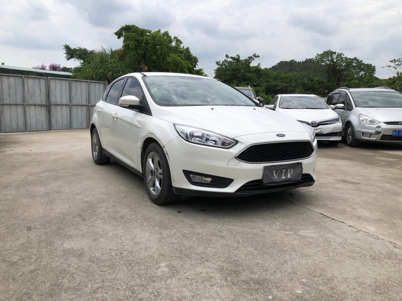 佛山17年福特福克斯8