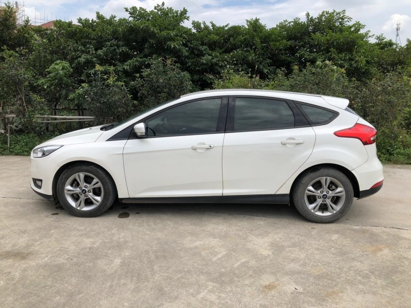 佛山17年福特福克斯4