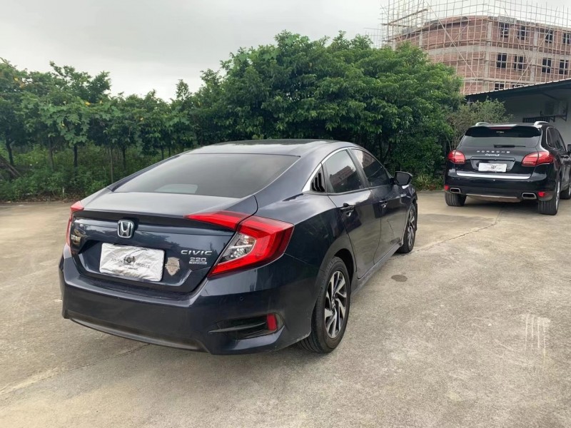 佛山17年本田思域8