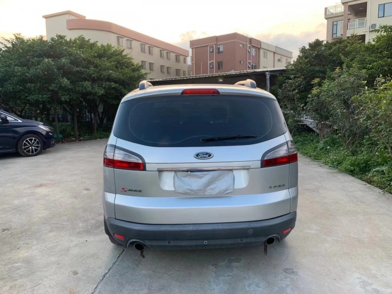 佛山10年福特麦克斯8