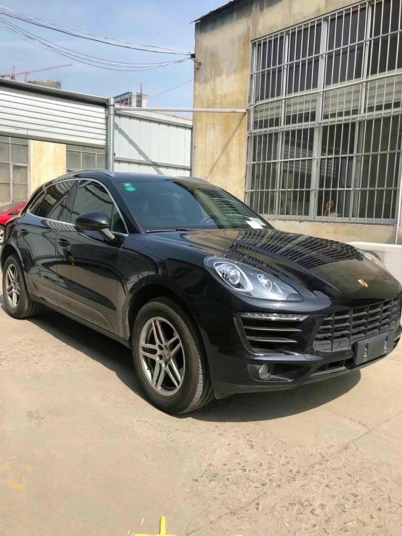 济宁17年保时捷Macan7