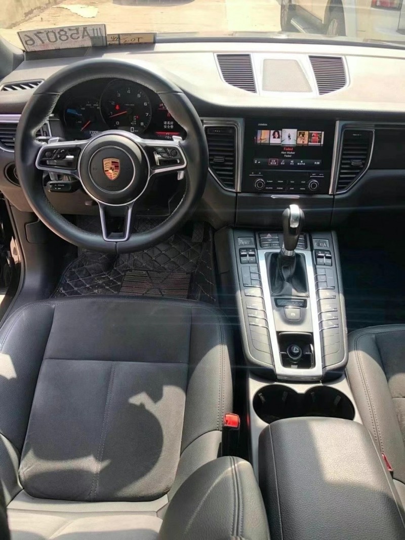 济宁17年保时捷Macan6