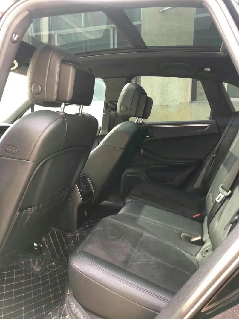 济宁17年保时捷Macan5