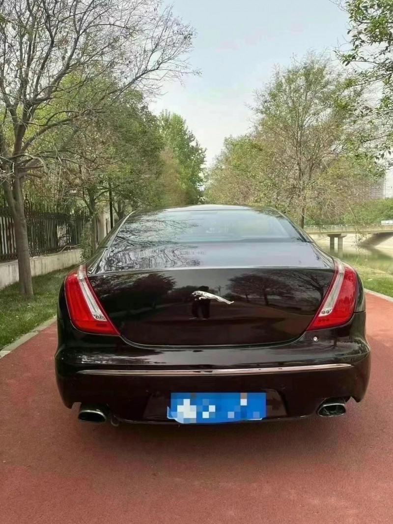 濟寧12年捷豹XJ9