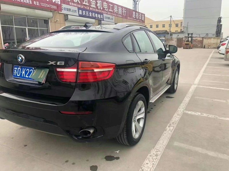 济宁11年宝马X68