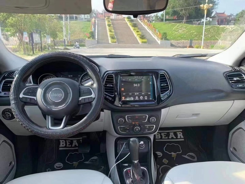 廈門17年Jeep指南者6