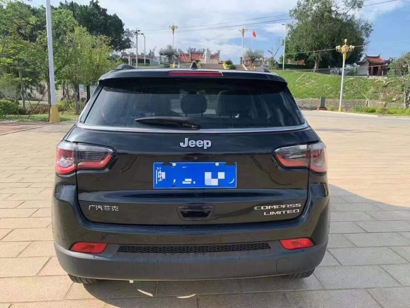 廈門17年Jeep指南者1