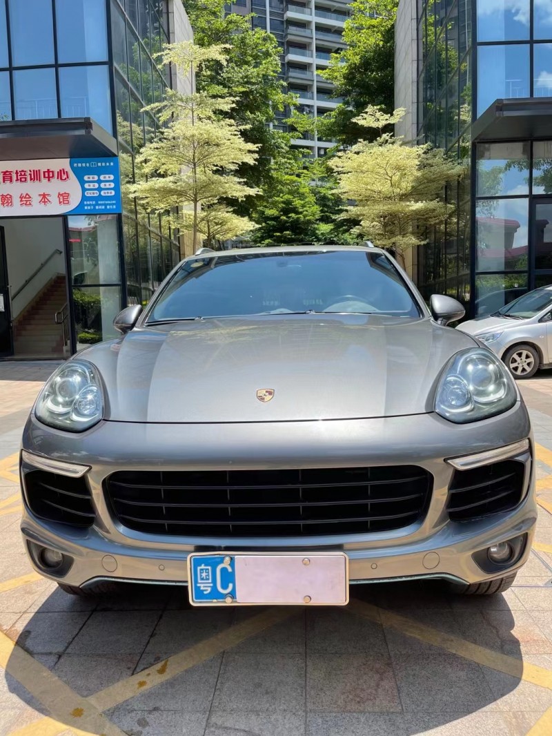 中山15年保时捷卡宴9