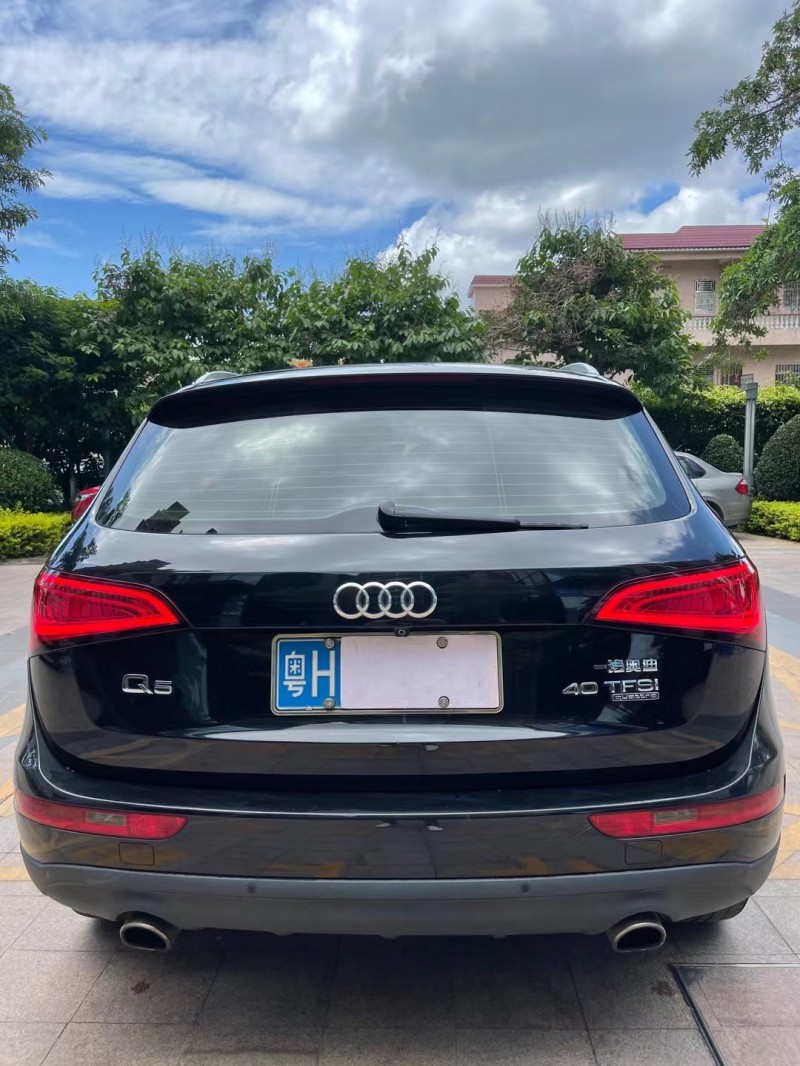 中山15年奥迪Q58