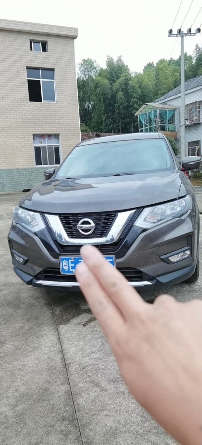 岳陽17年日產奇駿1