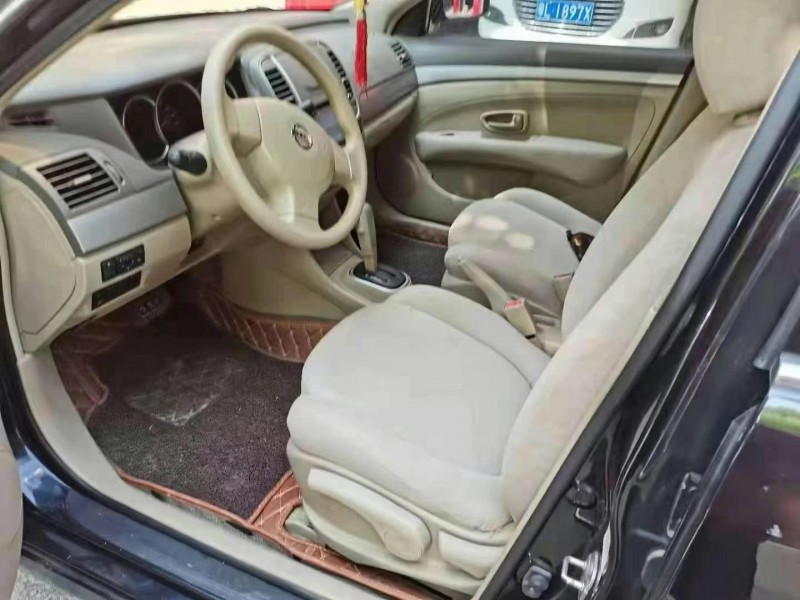 邵阳14年日产轩逸3