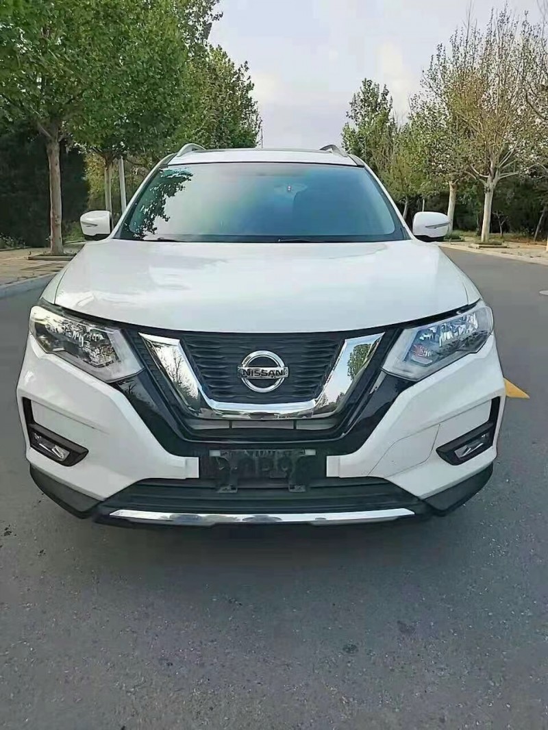 秦皇島18年日產奇駿1