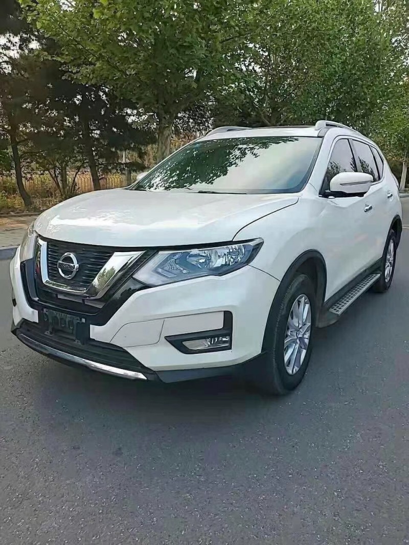 秦皇島18年日產奇駿2