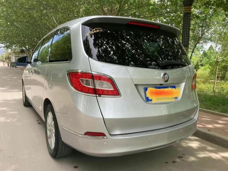 保定14年别克GL85