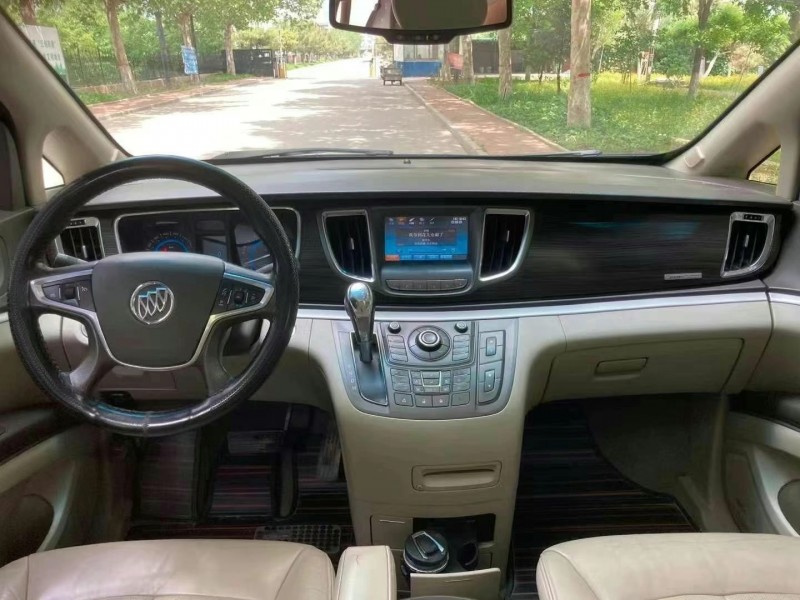 保定14年别克GL86