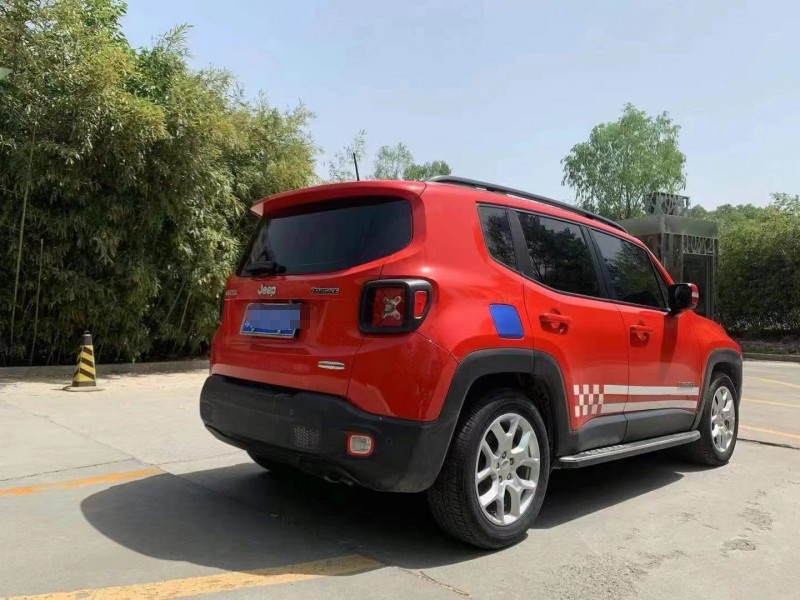 鄭州17年Jeep自由俠9