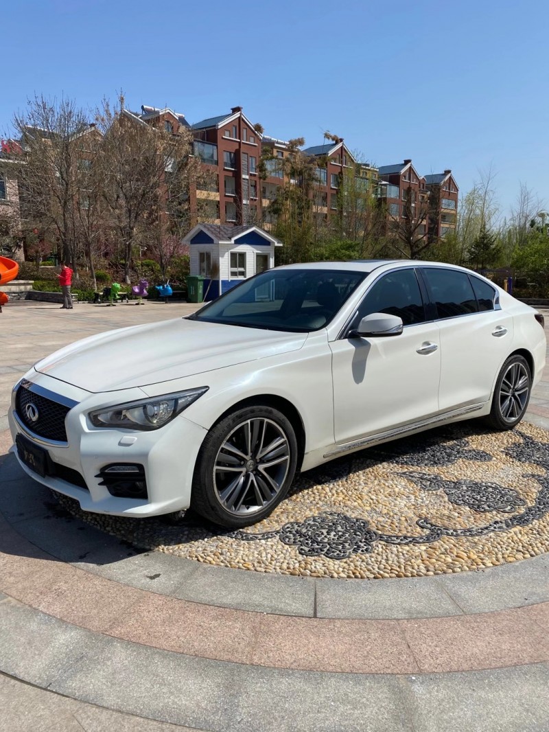 青島15年英菲尼迪Q50L8