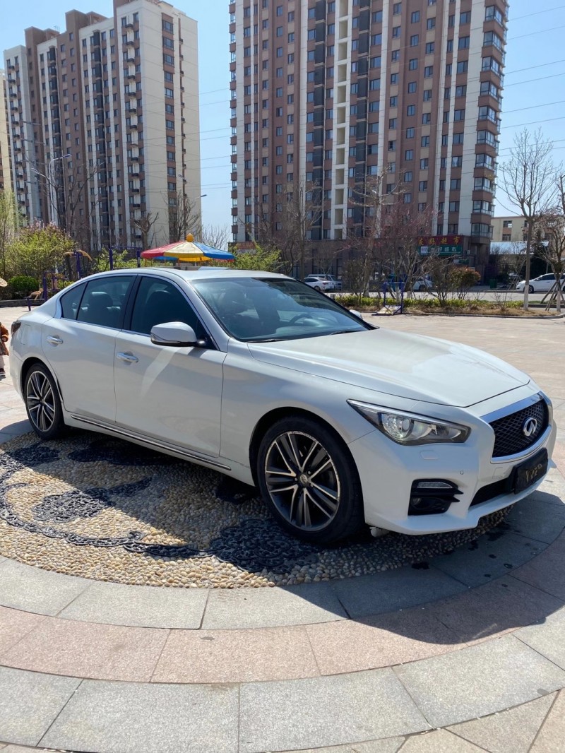 青島15年英菲尼迪Q50L7