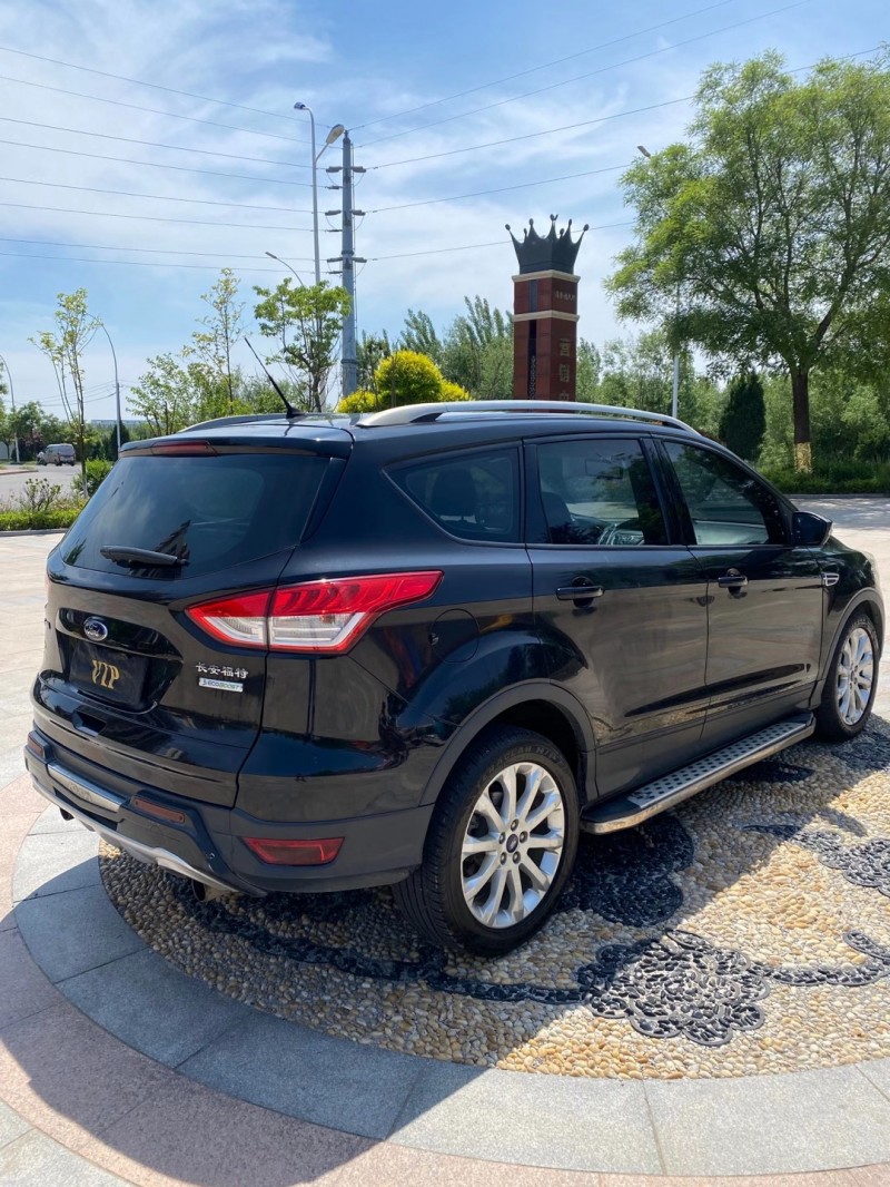 青岛13年福特翼虎8