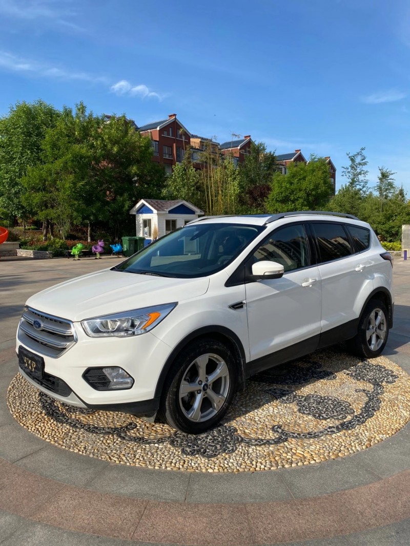 青岛18年福特翼虎8