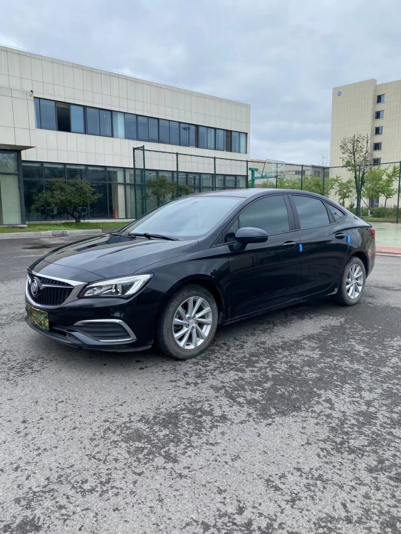 徐州18年别克威朗8