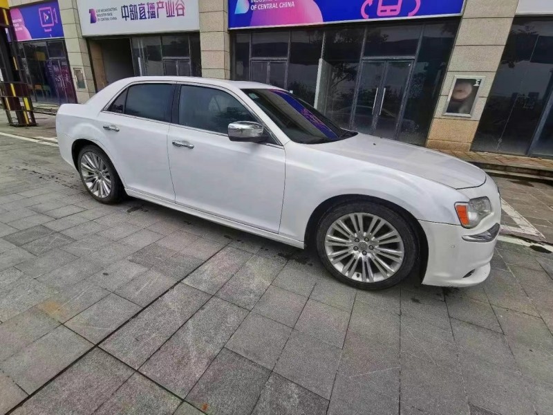 鄂州14年克萊斯勒300C3